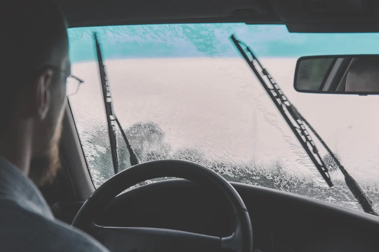 Windshield Wiper Blades Complete Guide: How to Choose and Use Them Properly